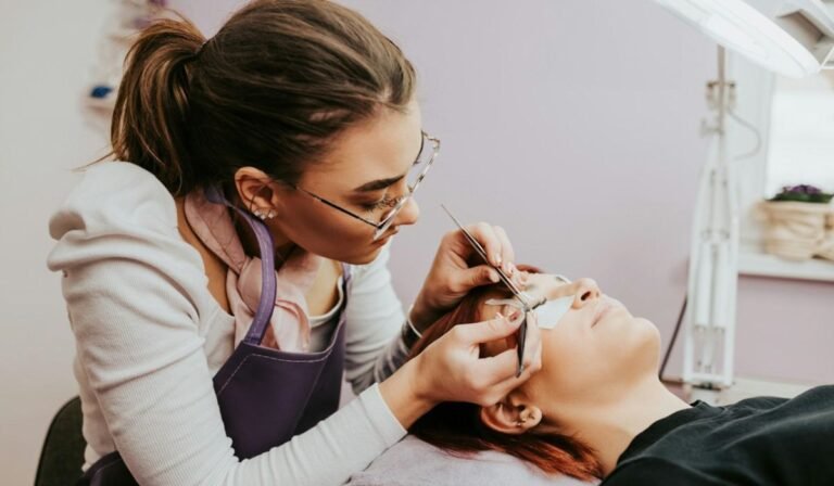 Preventing Irritation: Choosing Lash Products That Protect Client Eyes