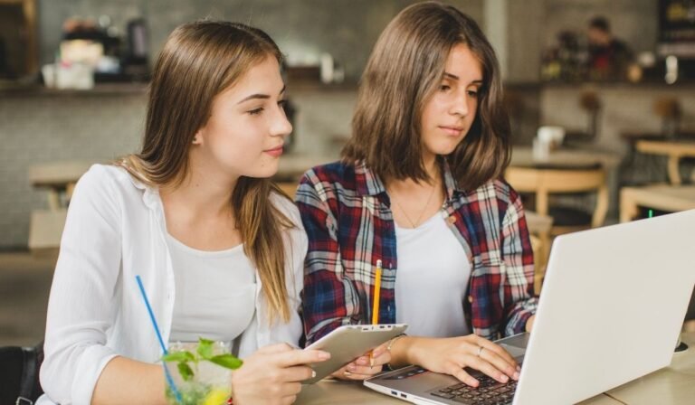 What Helps Students in Postponing Online Coursework What Helps Students in Postponing Online Coursework