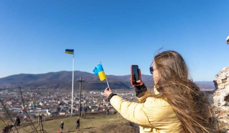 Holafly Travel eSIM While Visiting Colombia: The Complete 2026 Travel Connectivity Guide