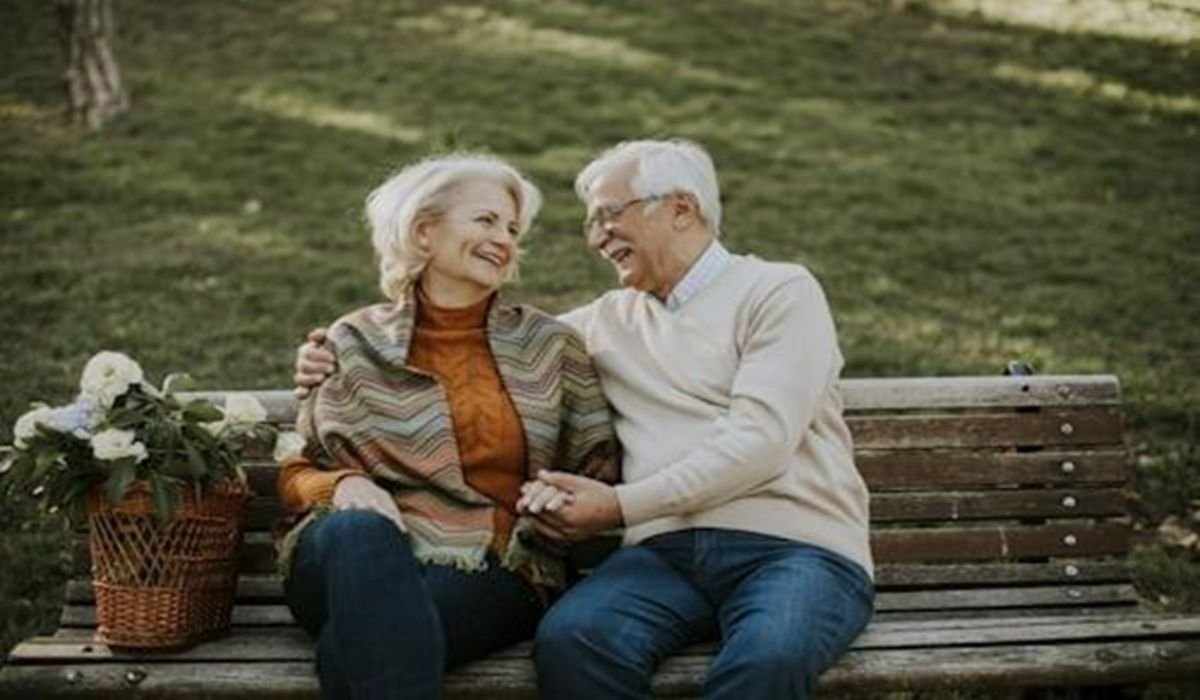 7 Tips to Choose the Best Overnight Adult Diapers for Heavy Wetters