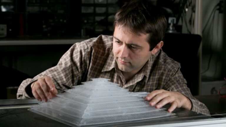 The Invisible Clock: How Dock Design Influences Human Error